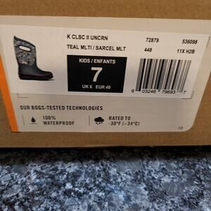 NIB Bogs Kid classic Waterproof Rain Boot Unicorn Print Teal Multi Big kid Sz 7
